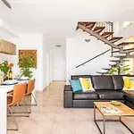 Apartman Beachfront Triplex With Parking
