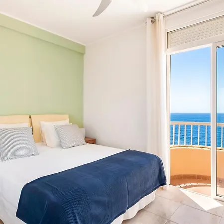 Beachfront Triplex With Parking Appartement *