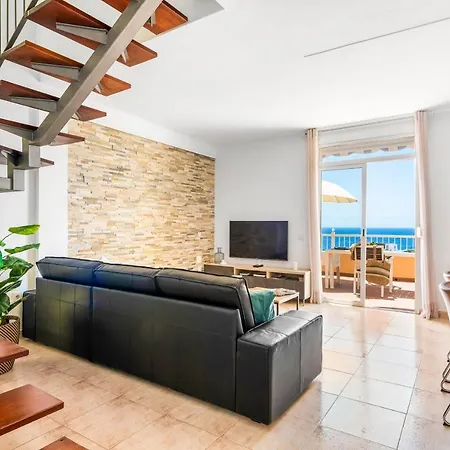 Apartment Beachfront Triplex With Swimming Pool & Parking Radazul
