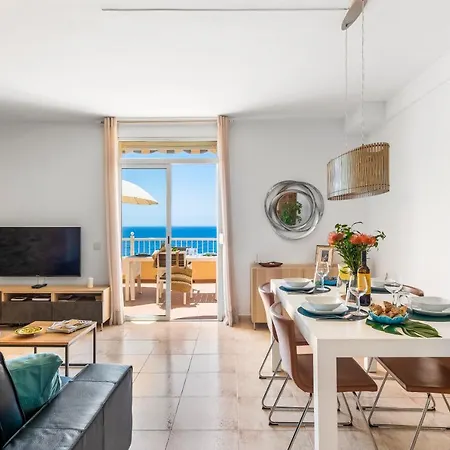 Apartment Beachfront Triplex With Swimming Pool & Parking