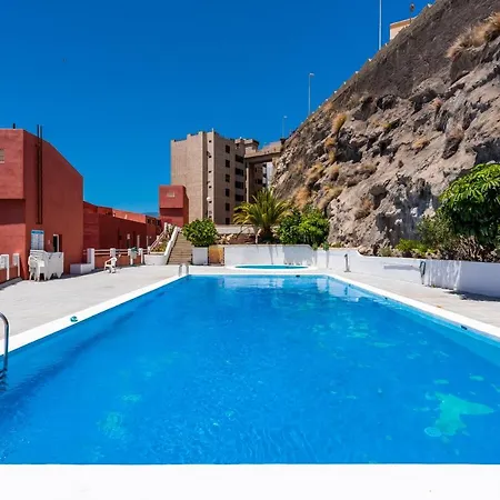 Beachfront Triplex With Swimming Pool & Parking *