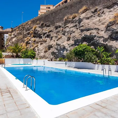 شقة Beachfront Triplex With Swimming Pool & Parking