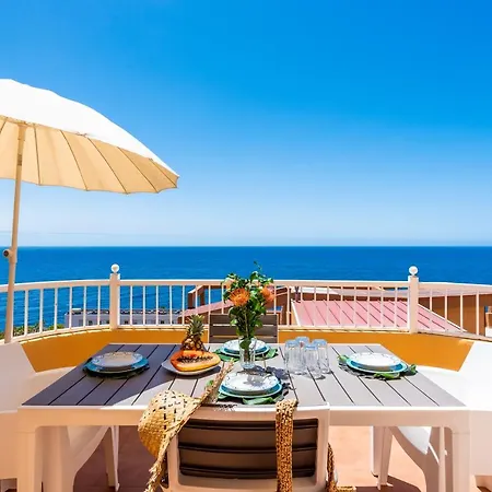 Beachfront Triplex With Swimming Pool & Parking Apartment *