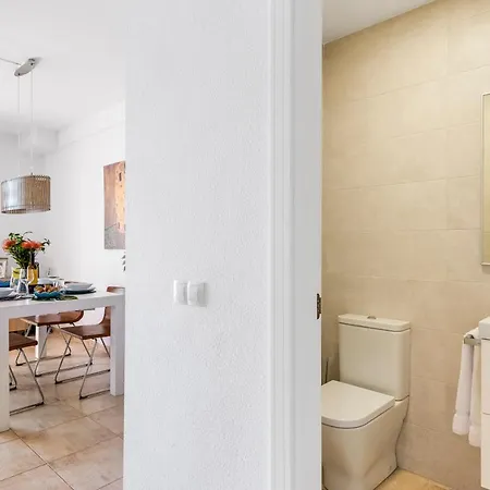 Beachfront Triplex With Swimming Pool & Parking Apartment