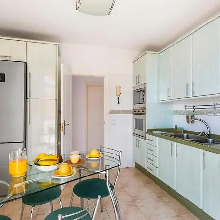 Beachfront Triplex With Parking Appartement