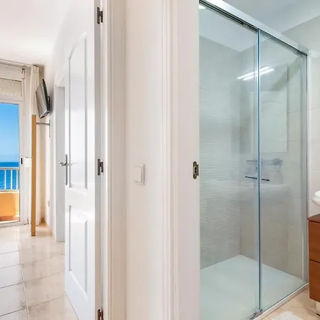 Beachfront Triplex With Swimming Pool & Parking *