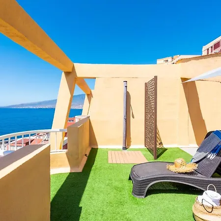 Beachfront Triplex With Swimming Pool & Parking Apartment