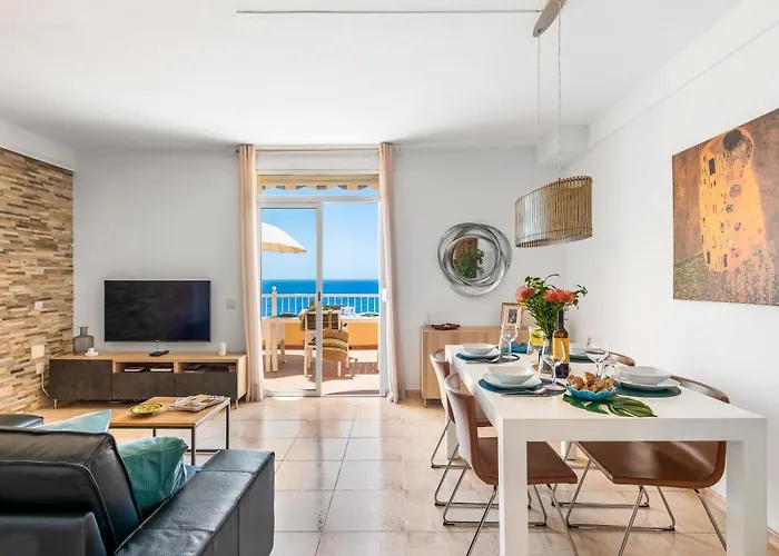 아파트 Beachfront Triplex With Parking