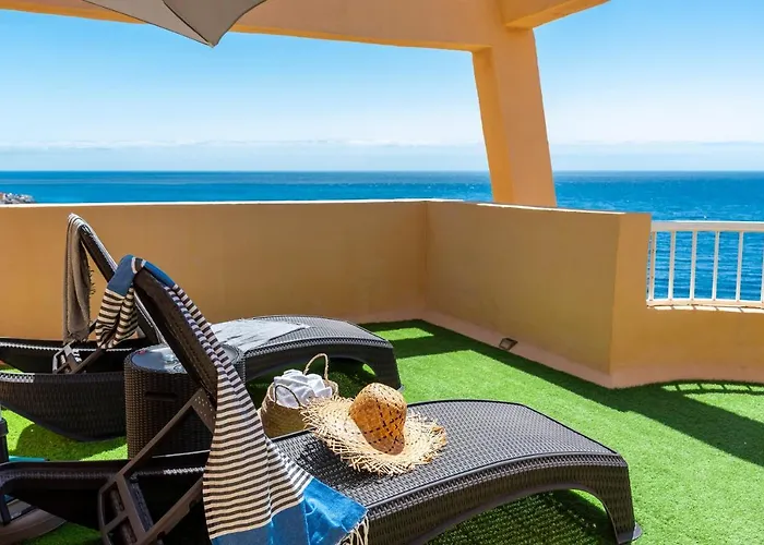 Beachfront Triplex With Parking * Radazul