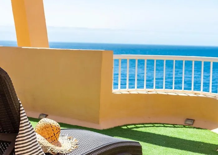 아파트 Beachfront Triplex With Parking *