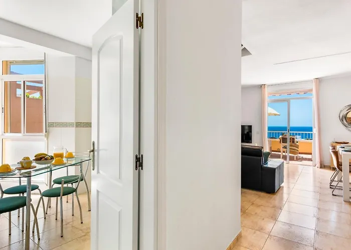 아파트 Beachfront Triplex With Parking *